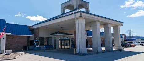 Fachada de la propiedad