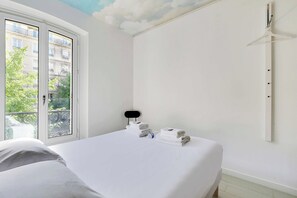 2 bedrooms, iron/ironing board, Internet, bed sheets