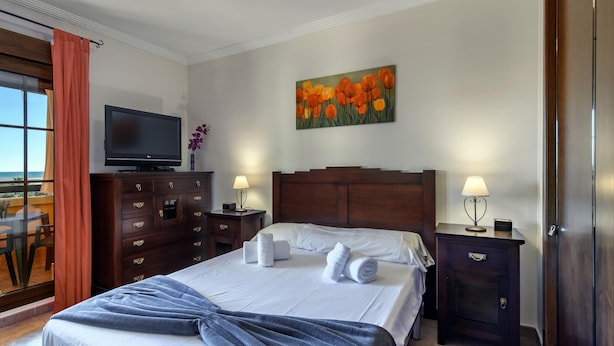 Room - Cozy Seaside Retreat at Los Albatros (Ayamonte)