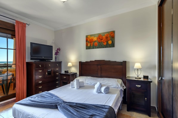 2 bedrooms, iron/ironing board