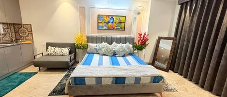 1 bedroom, iron/ironing board, WiFi, bed sheets