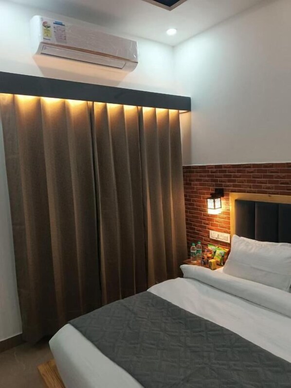 Family Room, Garden View | Free WiFi, bed sheets