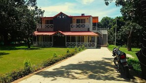 Front of property - Red Roof Inn (Ramnagar)