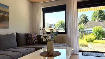 Télévision, table de tennis de table