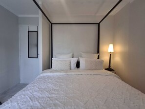 3 bedrooms, iron/ironing board, WiFi, bed sheets - 3 Min from the Center! Panoramic View Villa, Swimming Pool, Stone Mazet & Garden (Draguignan)