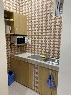 Microwave, stovetop, dishwasher