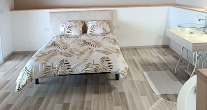 New apartment with electric gate. 10 min from Marciac.