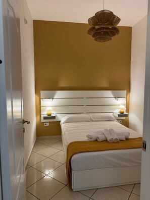 WiFi, bed sheets