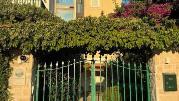 Enceinte de lâhĂ©bergement