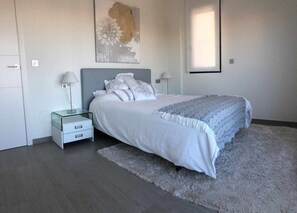 3 bilik tidur, seterika/papan seterika