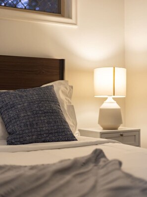 4 bedrooms, desk, iron/ironing board, WiFi
