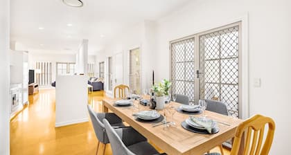 Cozy Hub near Food Fusion | Family Business Ideal