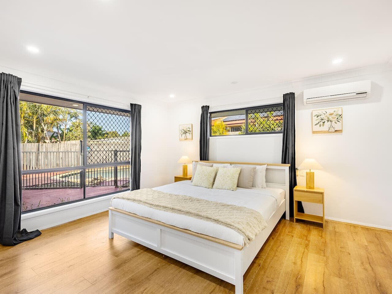 4 bedrooms, desk, iron/ironing board, WiFi