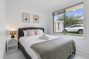 4 makuuhuonetta, silitysrauta/-lauta, Wi-Fi, vuodevaatteet