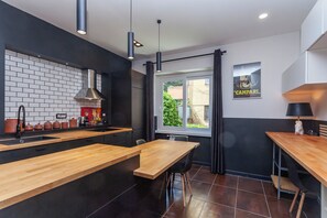 Microwave, stovetop, dishwasher