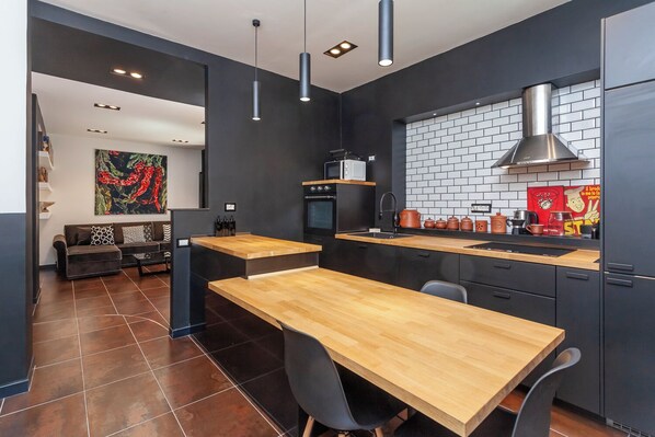 Microwave, stovetop, dishwasher