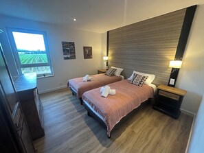 8 Schlafzimmer, Bügeleisen/Bügelbrett, WLAN, Bettwäsche