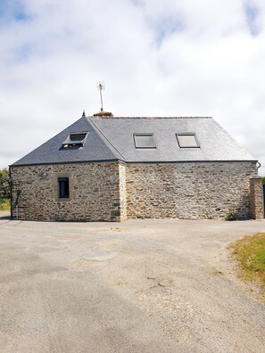 Exterior - LARGE SEASIDE FARMHOUSE FOR 10 PEOPLE (Tréogat)
