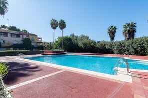 Pool - Isla Canela: Golf & Garden Retreat (Ayamonte)