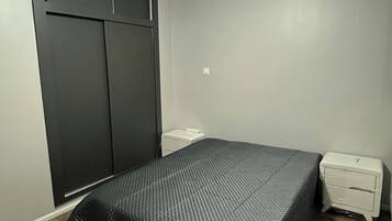 3 Schlafzimmer, Bügeleisen/Bügelbrett, Bettwäsche