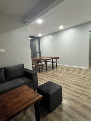 Interior - Just like home in Oran, with an exceptional sea view to boot! (Oran)