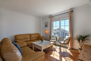 Living area - Beachfront Family Comfort Apartment (Ayamonte)