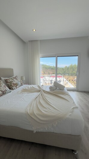 Habitación Confort con 1 cama matrimonial o 2 individuales, vista a la ciudad | Wifi gratis 