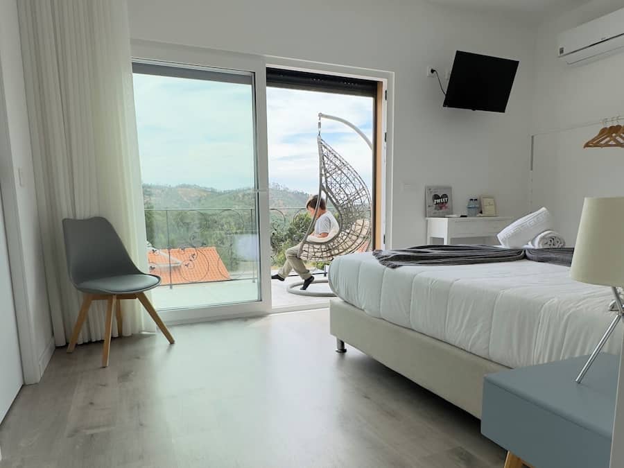 Dobbelt- eller tomannsrom – comfort, byutsikt | Wi-fi (inkludert)