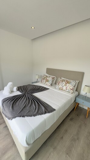 Habitación Confort con 1 cama matrimonial o 2 individuales, vista a la ciudad | Wifi gratis 