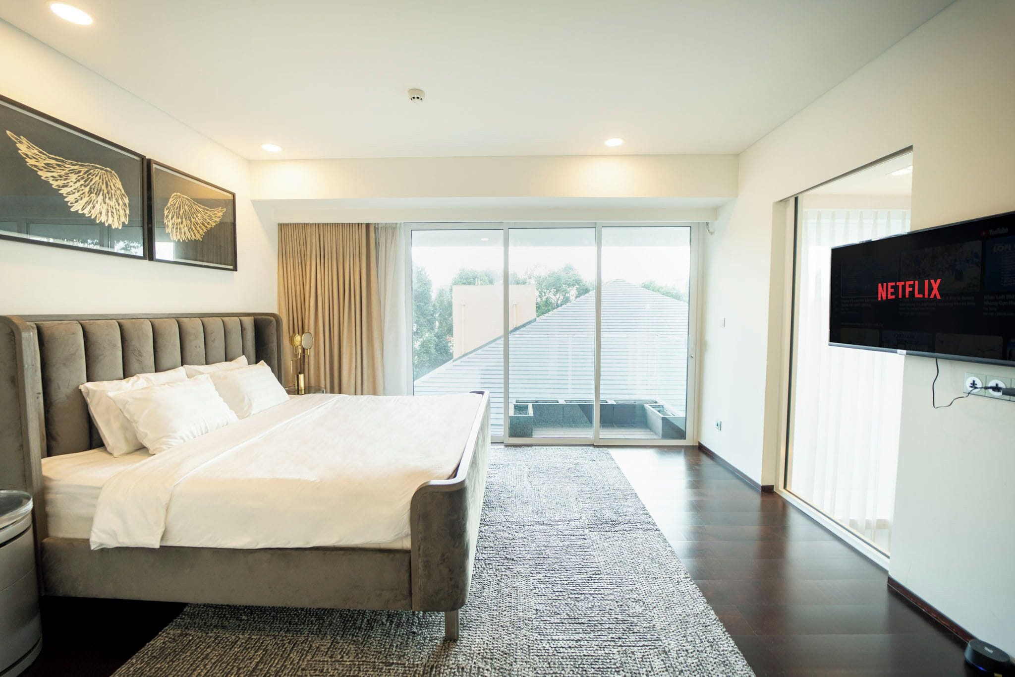 Apartemen Khas | Seprai antialergi, minibar gratis, meja kerja, dan kedap suara