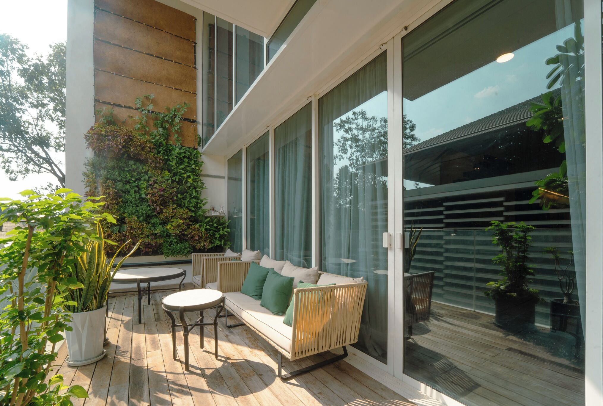 Deluxe Triple Room, Balcony, City View | Balcony