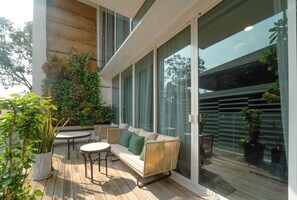 디럭스 트리플룸, 발코니, 시내 전망 | 발코니