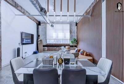 BRAND NEW Modern Spacious Loft in Downtown with free parking