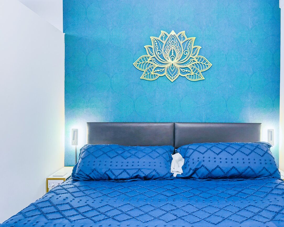 2 間睡房、書桌、熨斗/熨衫板、可攜式嬰兒床