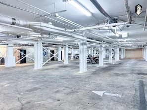 Property grounds - Modern Spacious Loft in Downtown w/ free parking (Memphis)