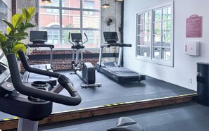 Fitness facility - Modern Spacious Loft in Downtown Memphis w/ free parking (Memphis)