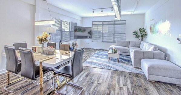 Interior - BRAND NEW Modern Spacious Loft in Downtown with free parking (Memphis)