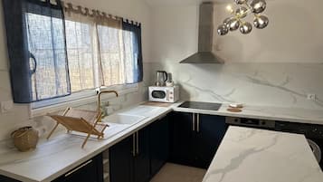 Micro-ondes, four, lave-vaisselle