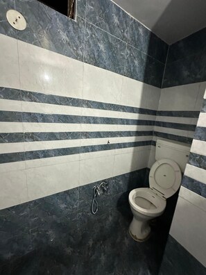 ห้องแฟมิลี่ | ห้องน้ำ | ฝักบัว, ผ้าเช็ดตัว, สบู่