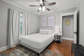 3 bedrooms, desk, iron/ironing board, WiFi