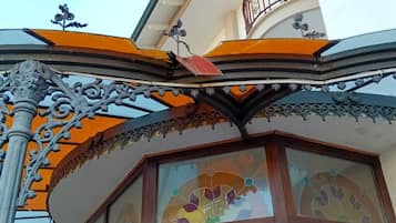 Mặt tiền nơi lưu trú
