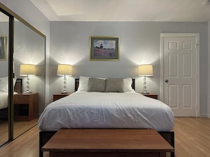 3 chambres, fer et planche à repasser, Wi-Fi, draps fournis