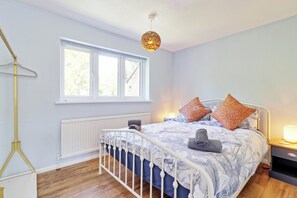 3 chambres, fer et planche à repasser, Wi-Fi gratuit, draps fournis