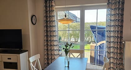 Cozy vacation apartment in Hooksiel - terrace, WLAN, barrier-free