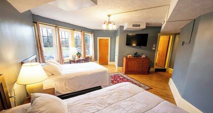 Charming Stay Along the Delaware River | Perfect for a Quiet Getaway