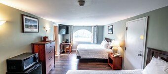 2 Units | Mountain Retreat | Refined Comfort & Scenic Views in a Serene Hideaway