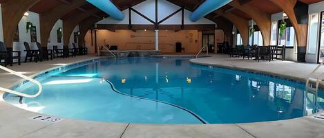 Innenpool, beheizter Pool