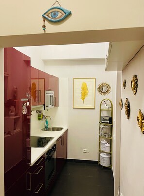 Micro-ondes, four, plaque de cuisson, lave-vaisselle