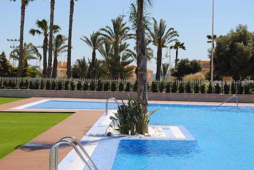 Apartment 50m From La Mata Beach