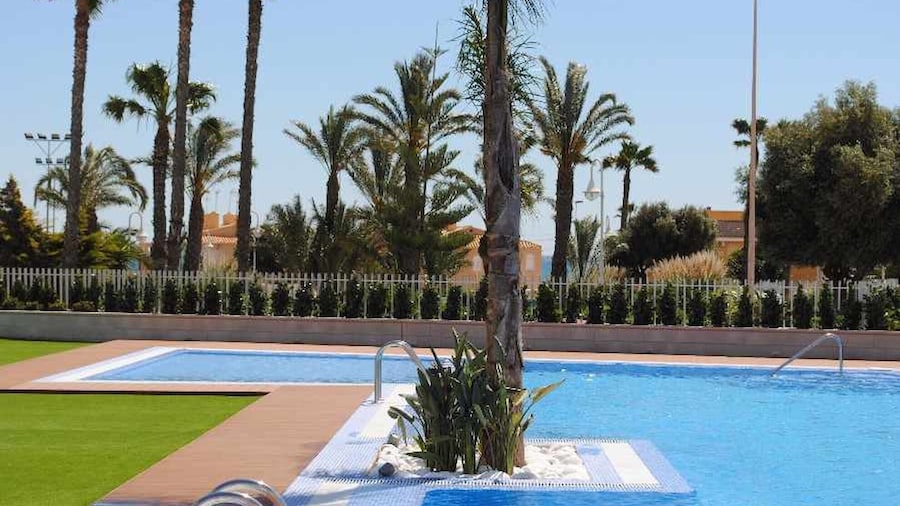 Apartment 50m From La Mata Beach